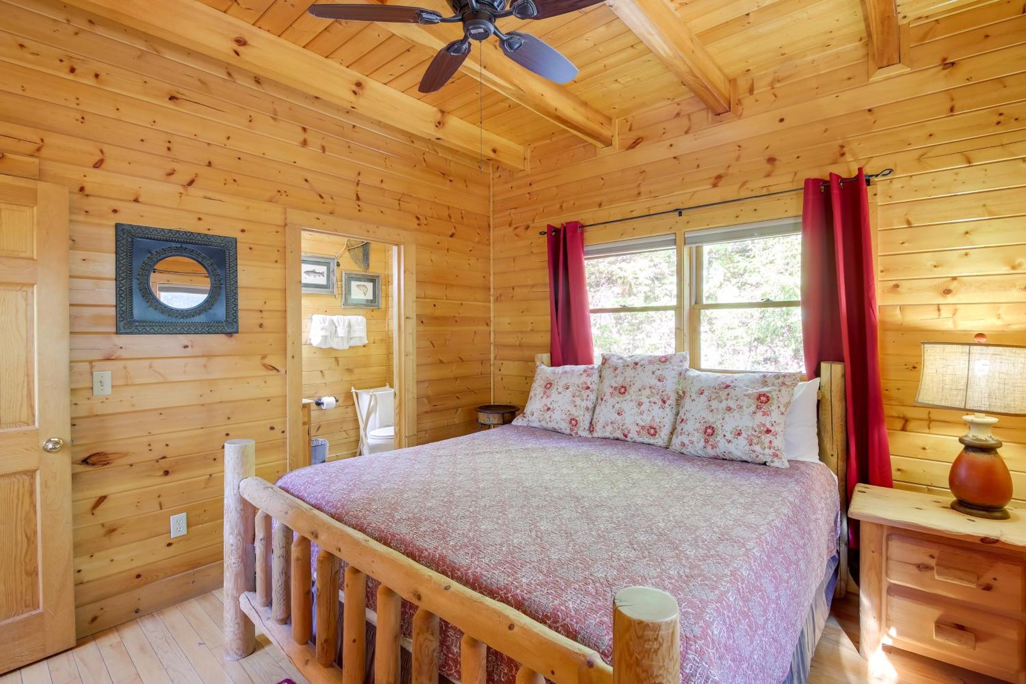 Secluded And Wooded Wears Valley Cabin With Fire Pit! Sevierville Εξωτερικό φωτογραφία
