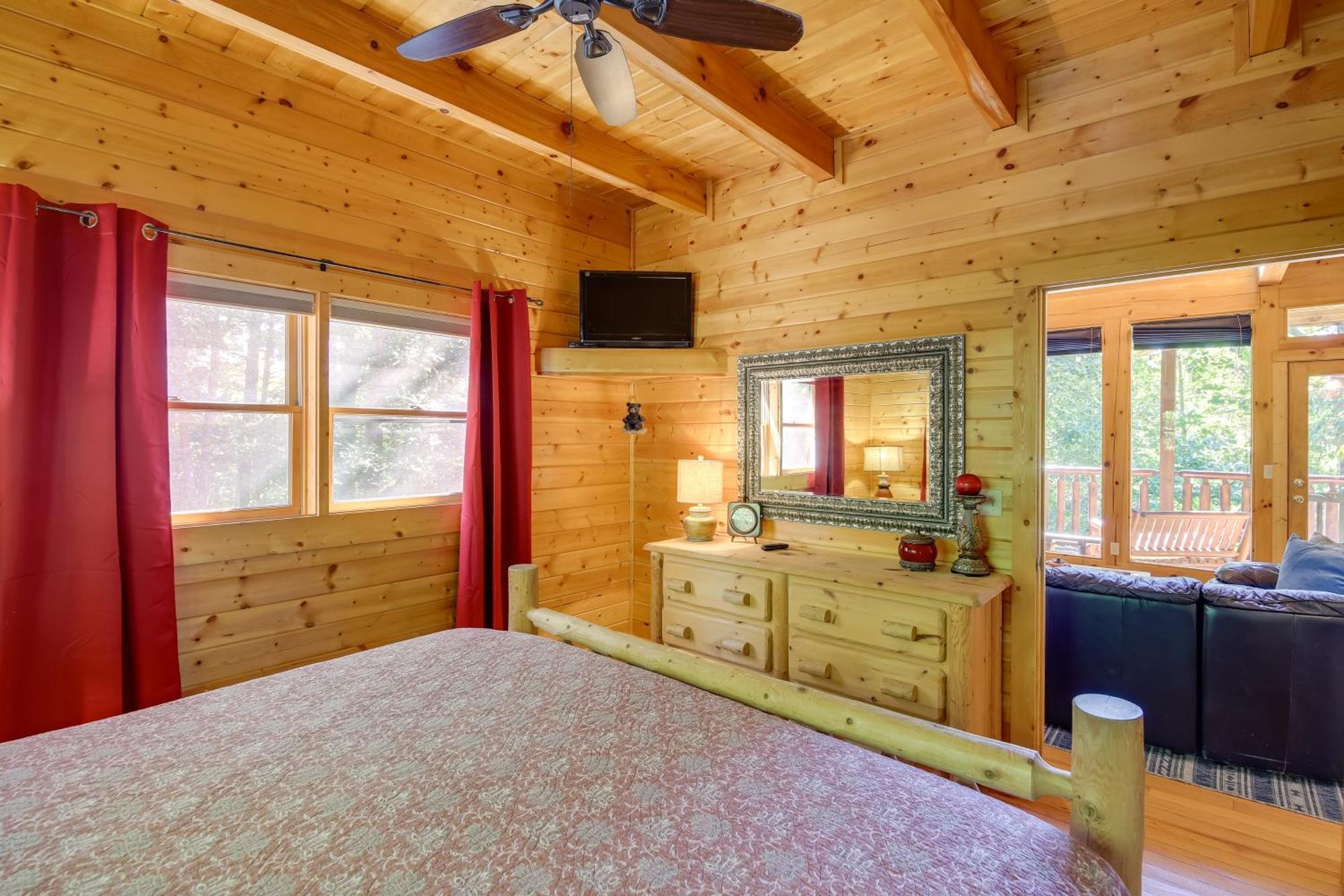 Secluded And Wooded Wears Valley Cabin With Fire Pit! Sevierville Εξωτερικό φωτογραφία